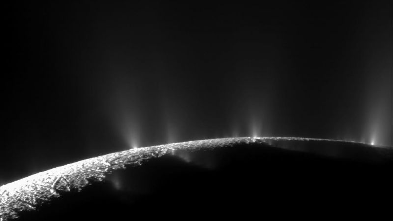 В океані Енцелада виявлено ключовий для життя інгредієнт - фото