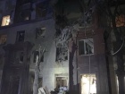 рф поцілила ракетою у житлову багатоповерхівку в Запоріжжі