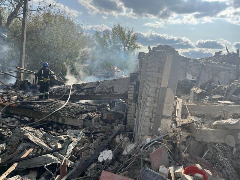 росіяни ударили по селу на Харківщині, загинуло майже 50 цивільних. Доповнено - фото