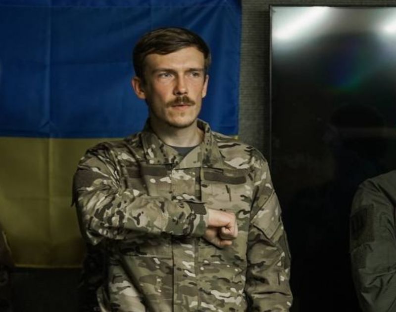 Ця війна надовго і тим, хто не задіяний в Силах оборони, потрібно зробити свідомий вибір, - командир "Азова" - фото
