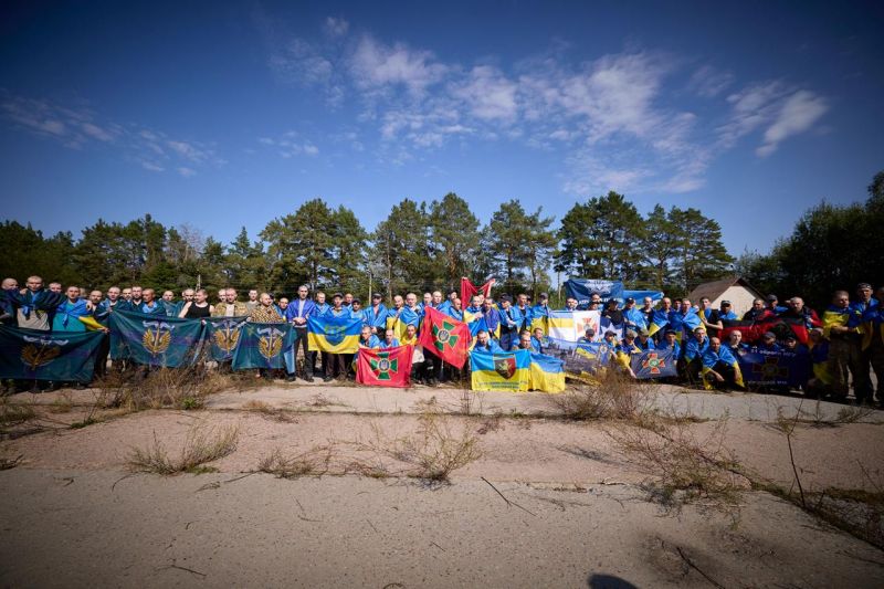 Додому повернуто 103 захисників, у т.ч. "азовців" - фото