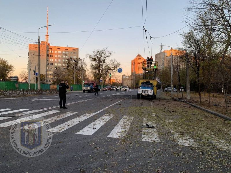 Уламки російських дронів впали в двох районах Києва - фото