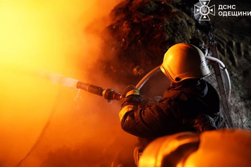 Внаслідок нічних атак є нові знеструмлення на Одещині та Київщині - фото