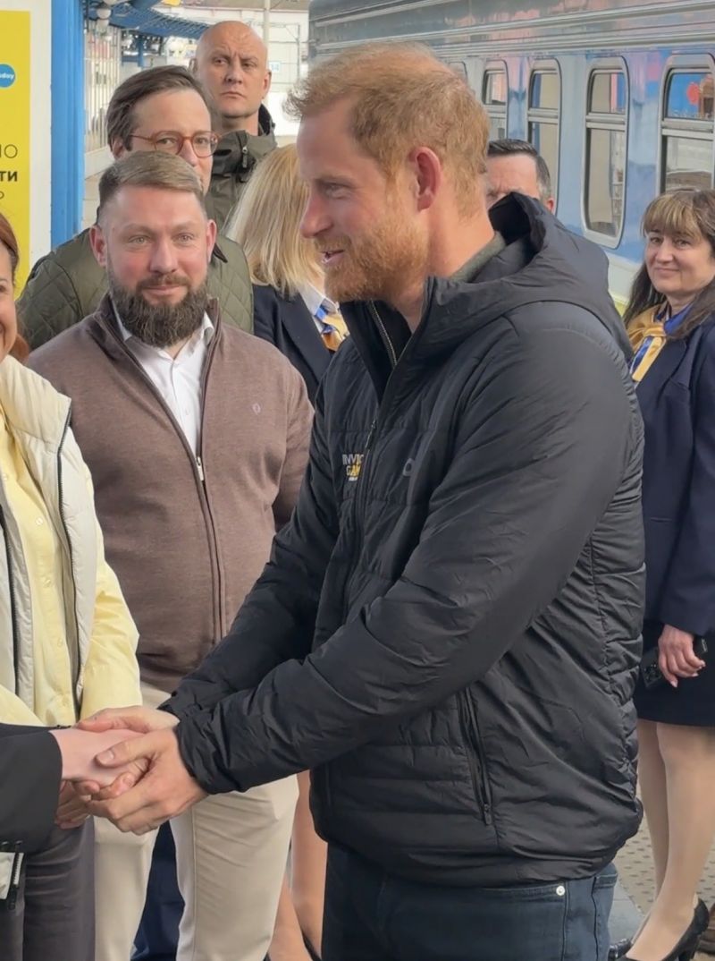 До Києва з неанонсованим візитом прибув принц Гаррі - фото