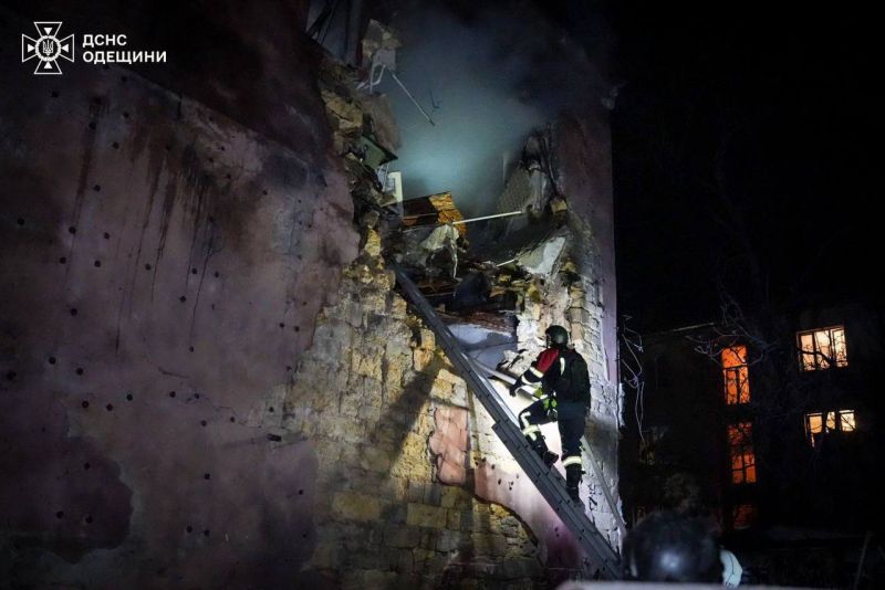 Нічна атака рф на Одесу: є загиблі та постраждалі - фото