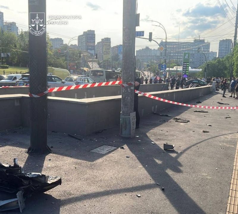 Водій, який на автівці влетів у підземний пішохід в Солом’янському районі, раніше вже перевищував швидкість і скоював ДТП - фото