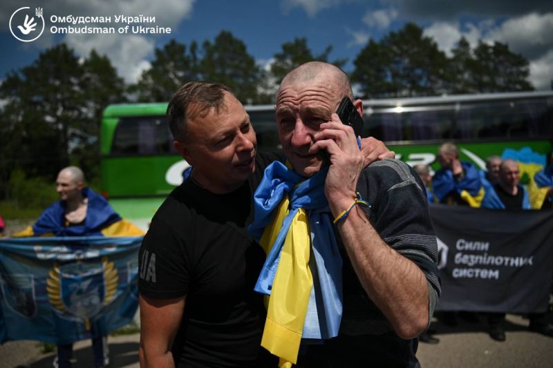 З російської неволі повернулися 185 українських захисників та олин цивільний - фото