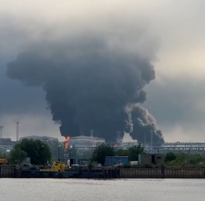 СОУ уразили нафтовий термінал у Петербурзі та пункт базування «Кронштадт» - фото
