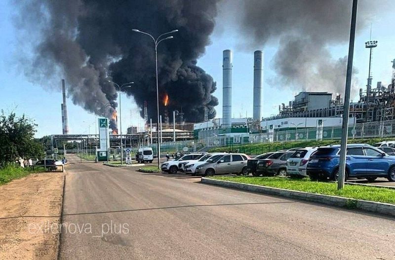 СОУ уразили Саратовський НПЗ, аеродром «Борисоглєбськ» та ще два НПЗ в Татарстані - фото