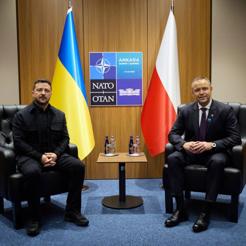 Зеленський поспілкувався в Анкарі з Навроцьким: “Домовилися продовжити діалог” - фото