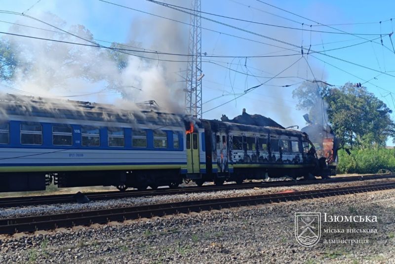 На Харківщині росіяни “шахедом” атакували пасажирський поїзд - фото