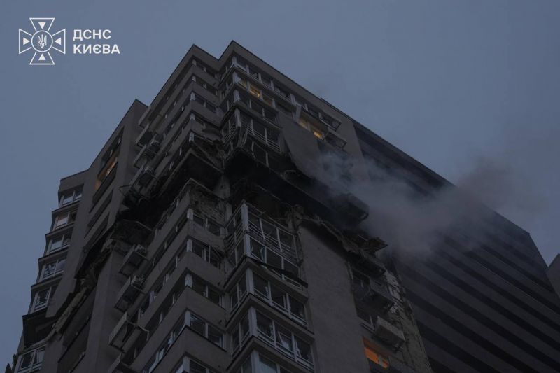 В Києві рашисти вдарили по багатоповерхівці, є загиблі - фото