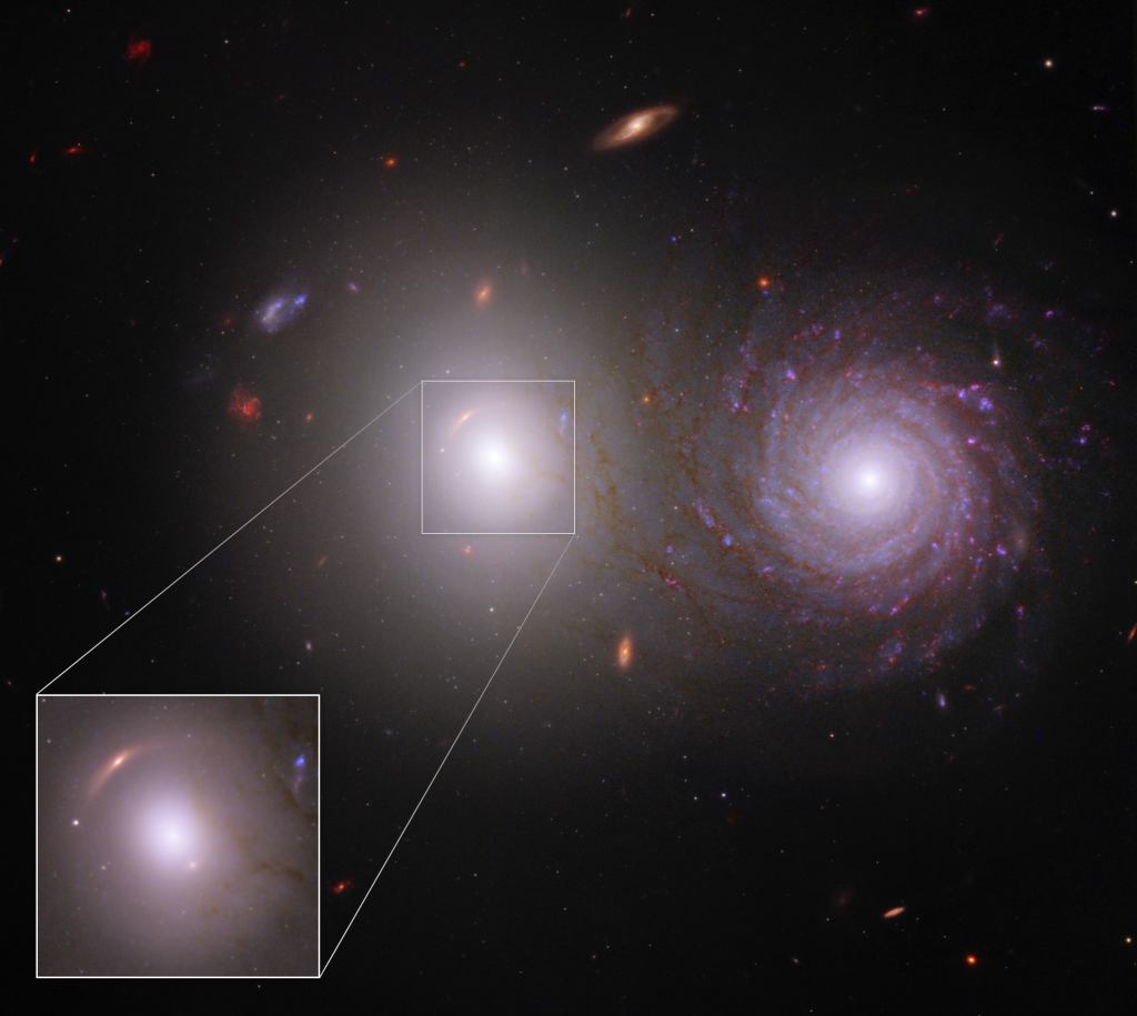 пара галактик та гравітаційне лінзування