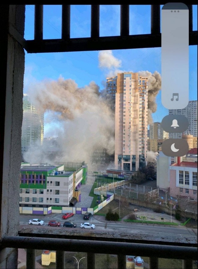 обстреляли многоэтажку в Киеве на Лобановского фото 1