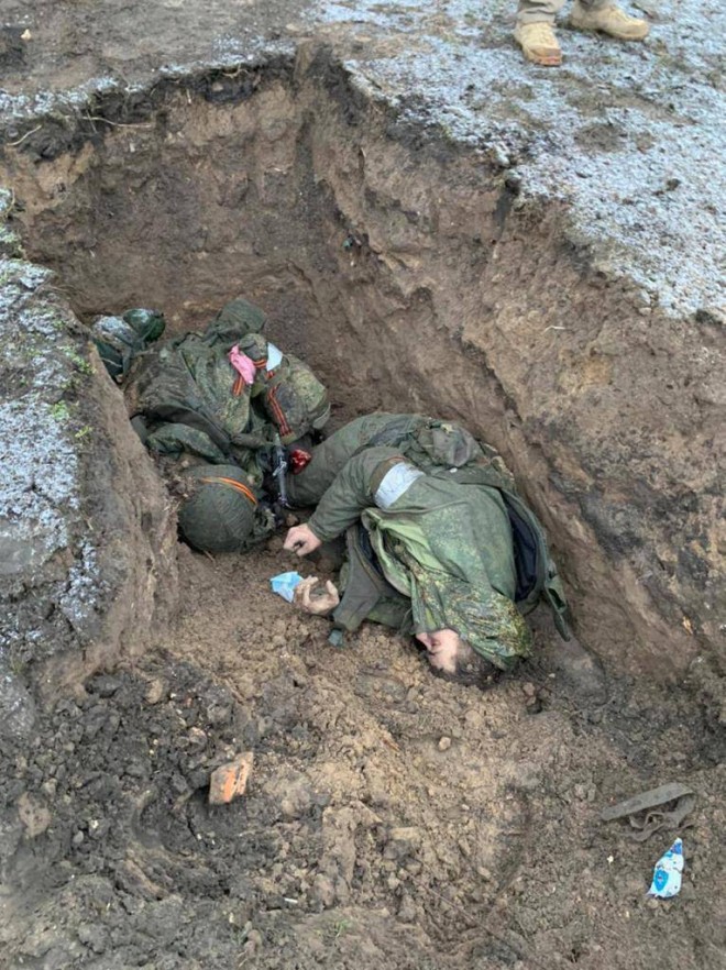 знищені російські солдати у Гостомелі на фото 1