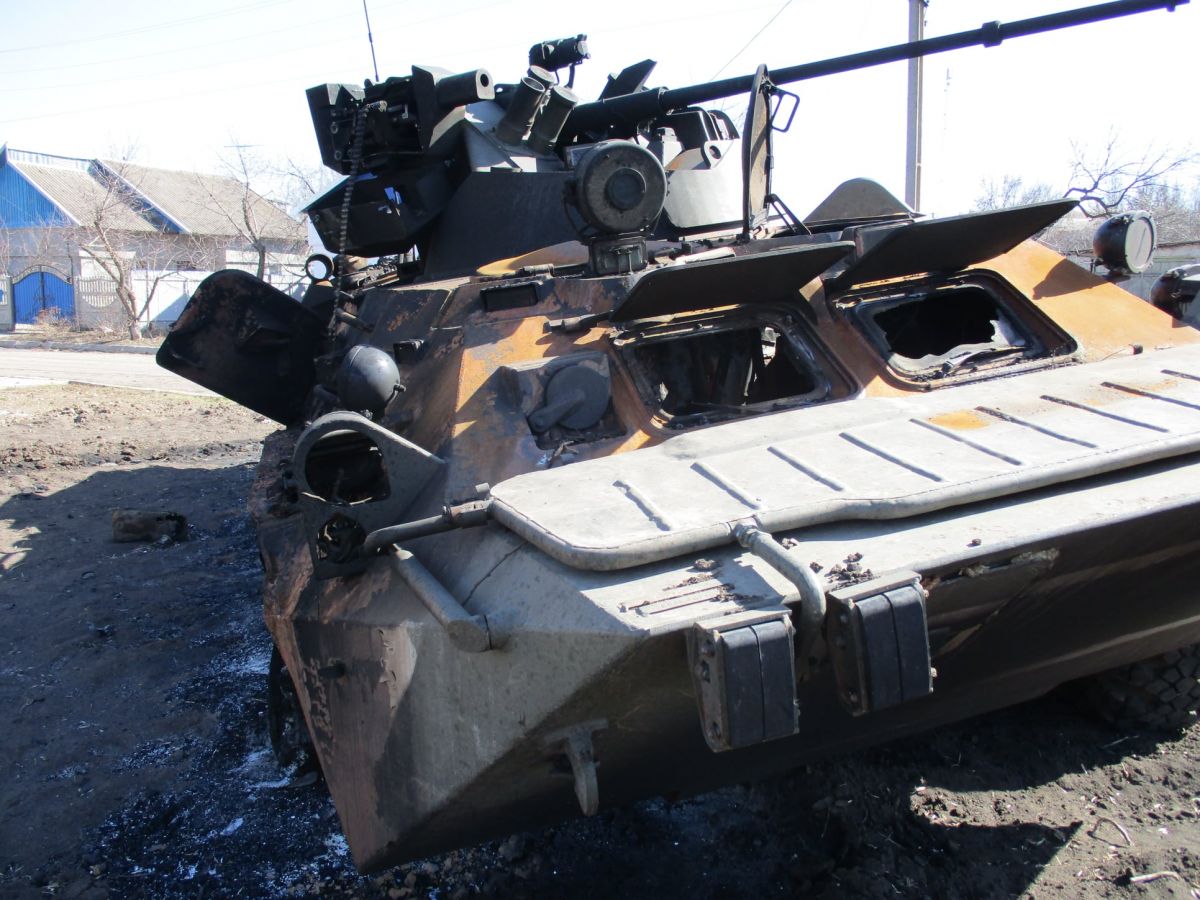 уничтоженный БТР-82 в Малиновке на фото 3