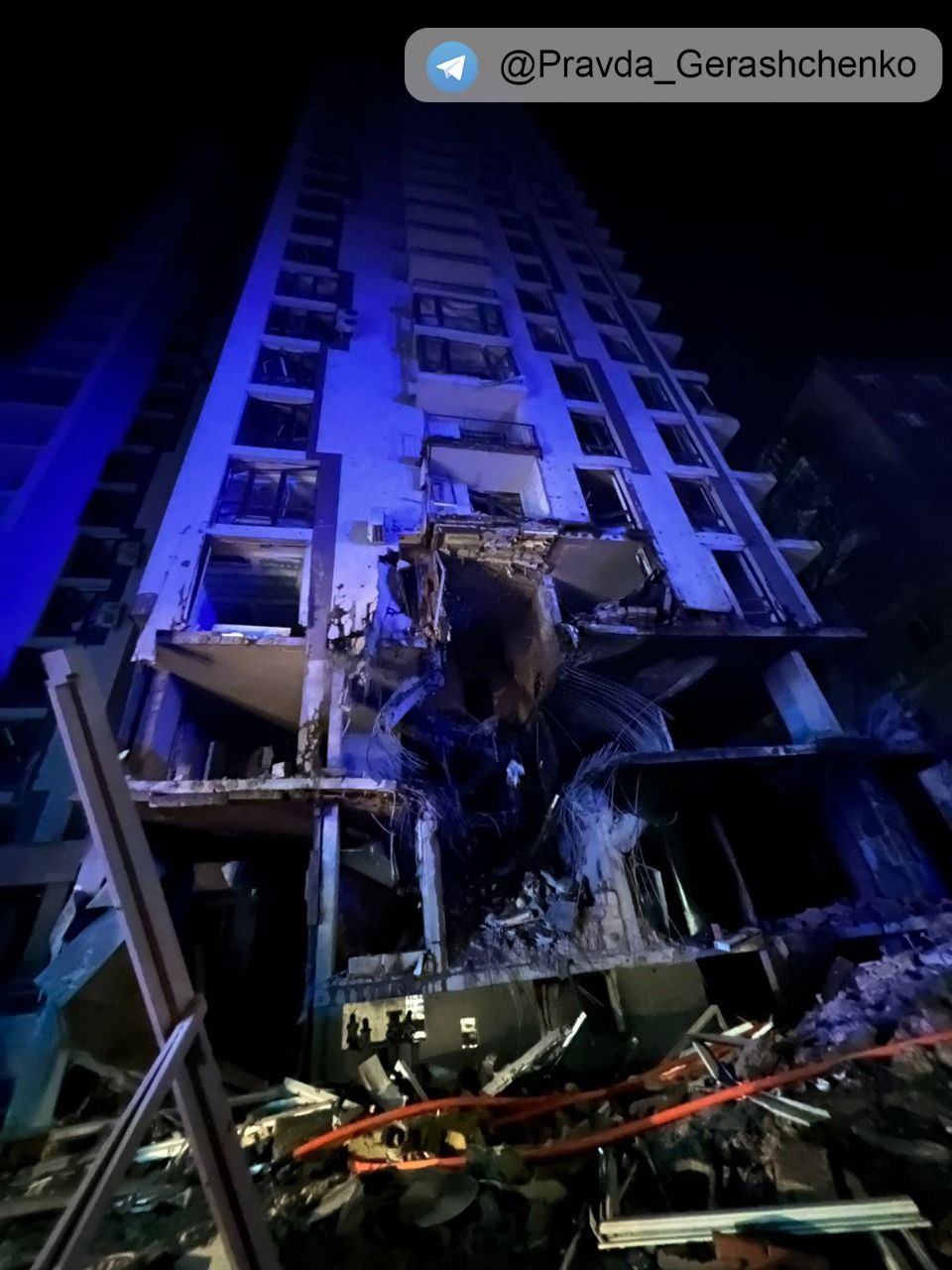 ракетний обстріл житлового будинку в Києві на фото 1