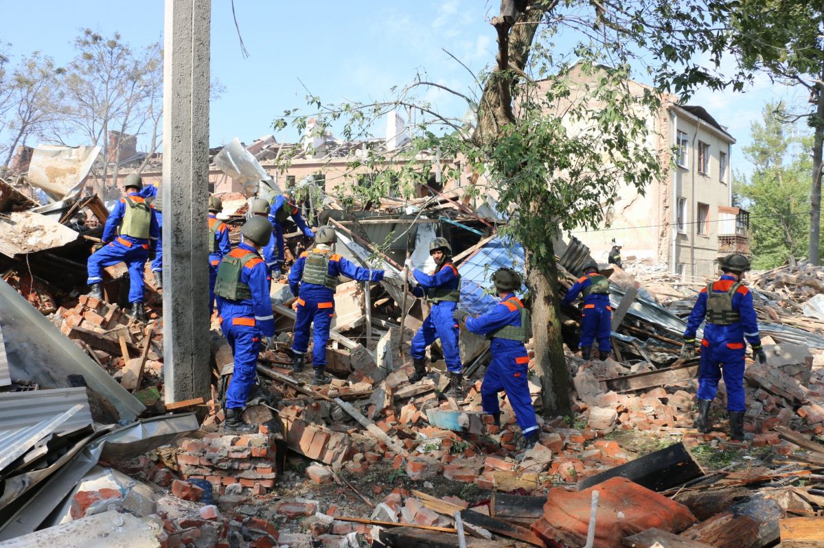 последствия удара по общежитию в Харькове на фото 5