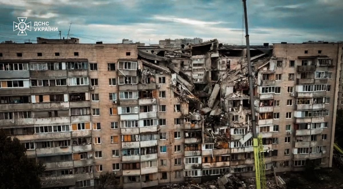 зруйнований будинок в Подільському районі