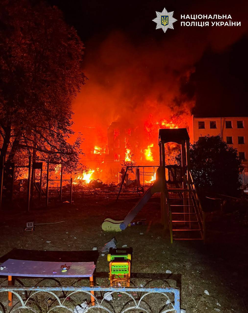 пожежа біля дитячого майданчика