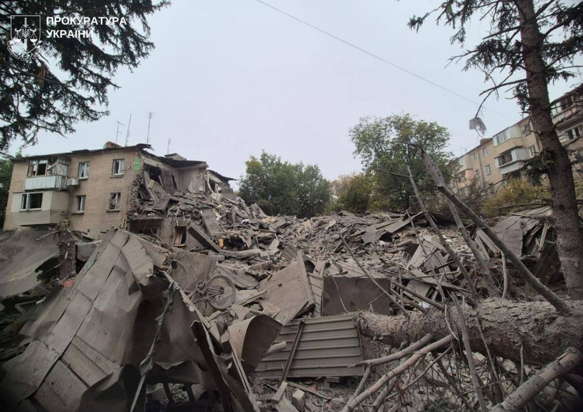 наслідки російської атаки житлових будинків в Запоріжжі, фото 2