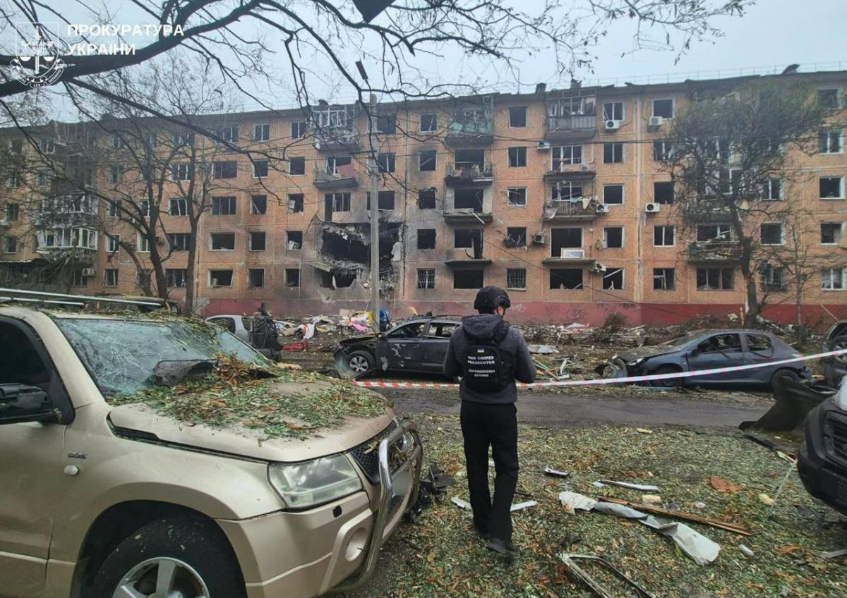 наслідки російської атаки житлових будинків в Запоріжжі, фото 3