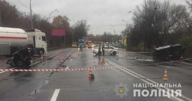 розірвало автомобіль надвоє в Києві, фото 1