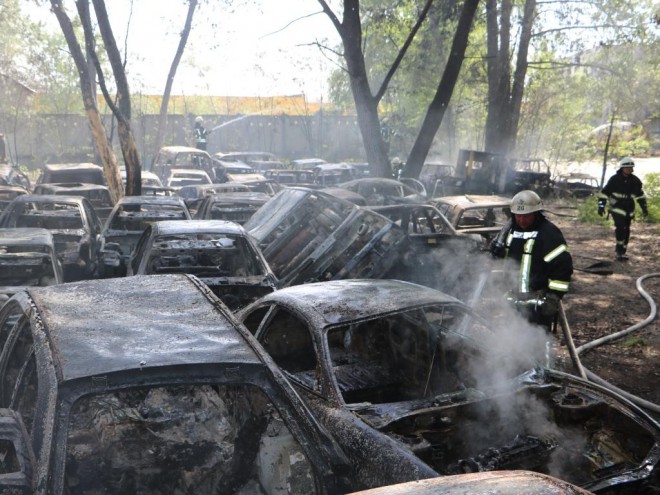 пожар на штрафплощадке в Киеве на Столичном шоссе, фото 4