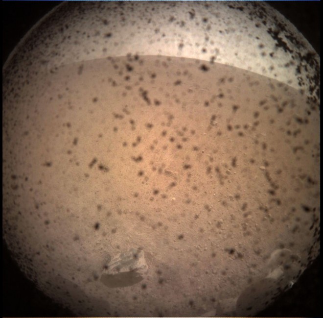марсоход inSight фото поверхности