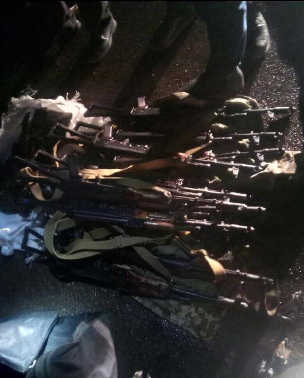 выявление у контрактинка ВМС оружие, которое, по утверждению Матиоса, должны были использовать на Майдане, фото 4