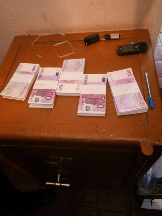 задержание сельского головы Мартусовки на взятке в 250 тыс евро в 250 тис євро на фото 4