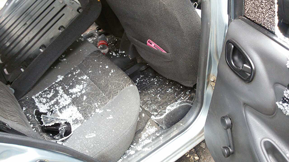 У Києві пограбували автомобіль з приватними охоронцями на фото 3