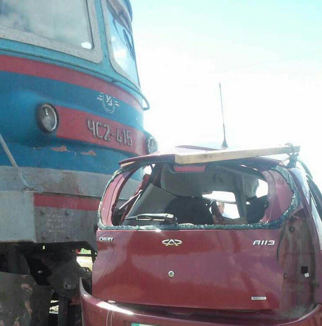аварія на залізничному переїзді у Мелітопольському районі на фото 2
