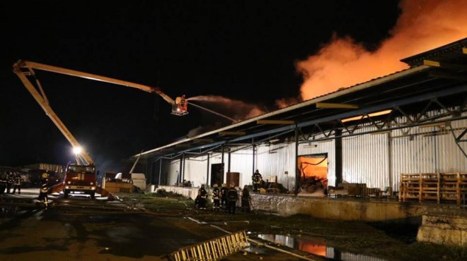 пожежа на складах на Віскозній, на фото 2