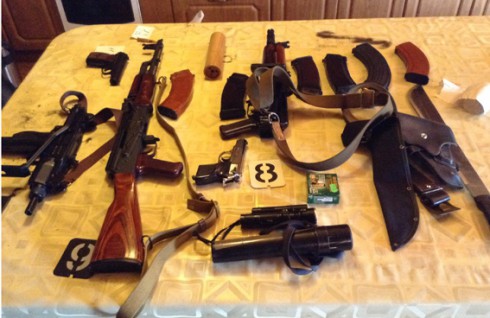 міліція затримала у київському Гідропарку угруповання зі зброєю на фото 1