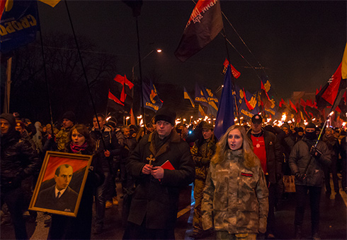 факельное шествие на честь Дня рождения Степана Бандеры на фото 1