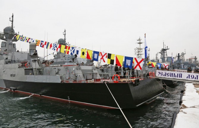 ввод в состав ВМФ РФ кораблей в Крыму на фото 5