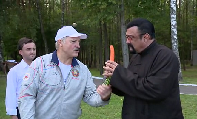 Стівен Сігал і морквина від Лукашенка на фото 1