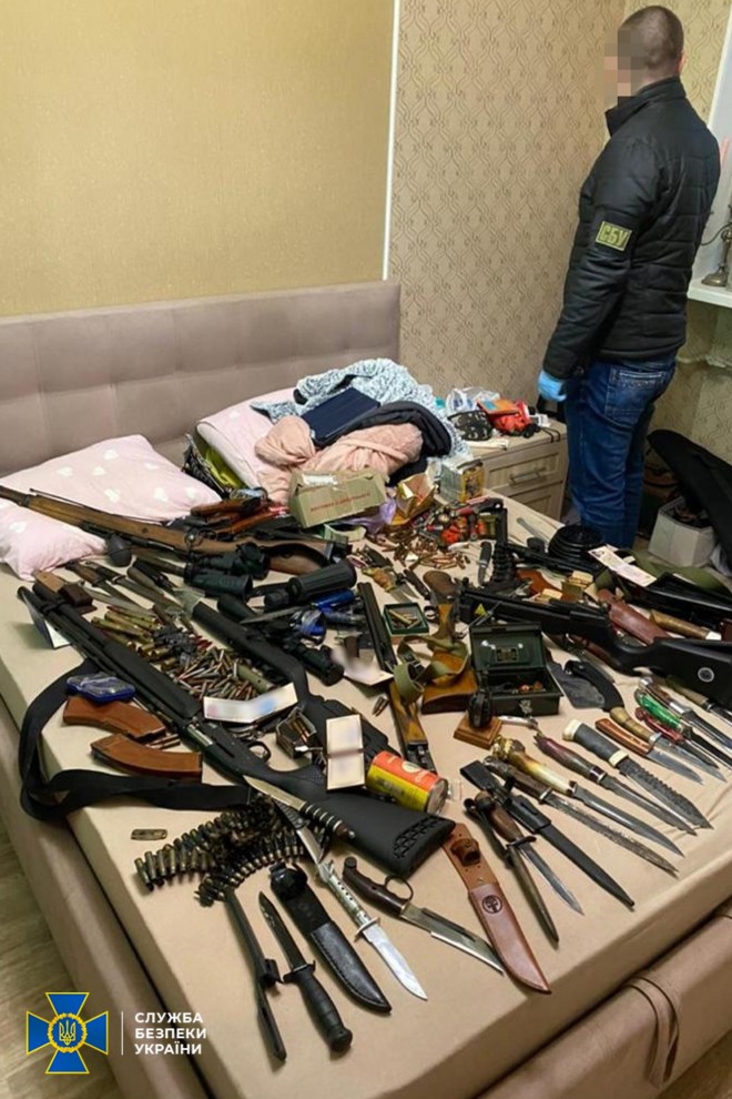 полицейский торговал оружием, фото 9