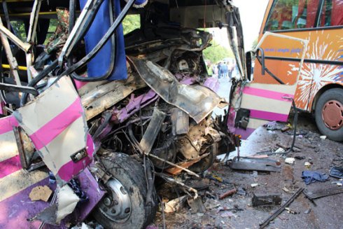 На Волыни автобус с детьми столкнулся с рейсовым автобусом - 8 погибших и 27 травмированных - фото
