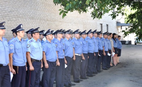 Уволены три милиционера Врадиевского райотдела - фото