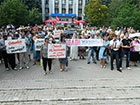 В Макеевке митингующие подрались с охраной неэкологического завода