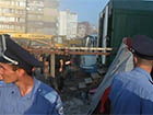 Жители Троещины снесли забор вокруг незаконного строительства на Маяковского, 4