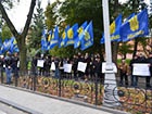 Приезд Януковича на Львовщину встретили пикетом