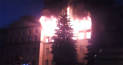 В Киеве горит Национальный аграрный университет - фото