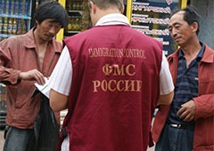 В России иностранцам запрещают работать в торговле - фото