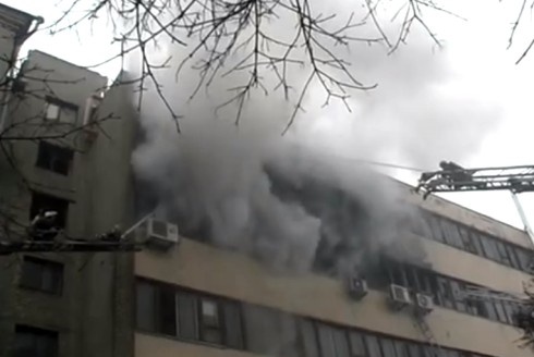 8 человек погибли во время пожара на харьковском заводе «Хартрон» - фото