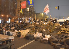 На Евромайдане возник конфликт с полусотней провокаторов - фото