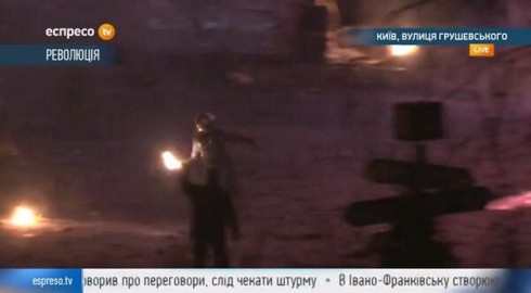 Ул. Грушевского: митингующие отбили атаку «Беркута» - фото