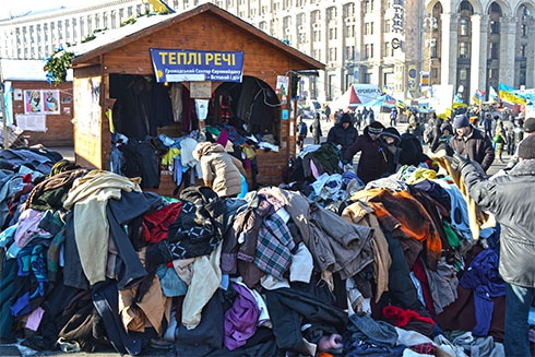 Киевляне «подогревают» Майдан - фото